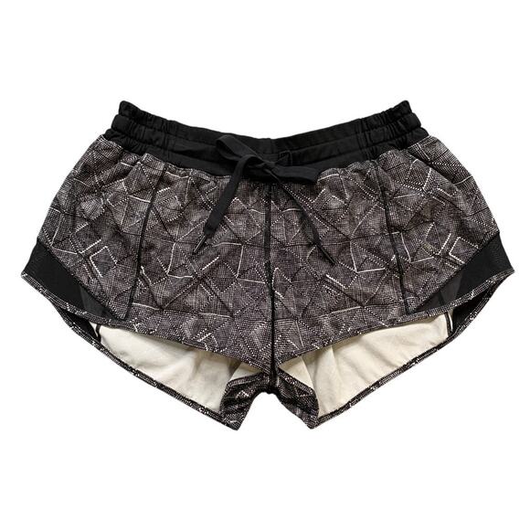 Lululemon Shorts Womens 6 Black White Hotty Hot Printed Mesh Panels Drawstring - Picture 1 of 14